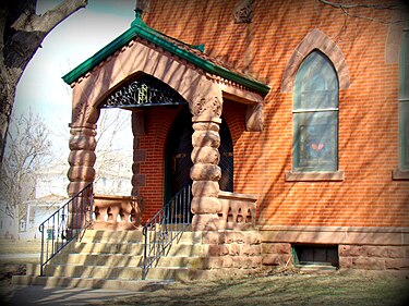 Church entryway Trinity Memorial Episcopal Church.JPG