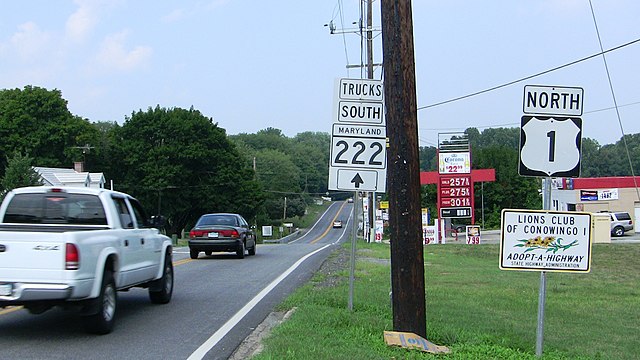 Beginning of MD 222 Truck at the southern terminus of US 222 in 2010