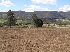 Krajina horního Freestone (při pohledu na sever od McMaster Road), 2007.jpg