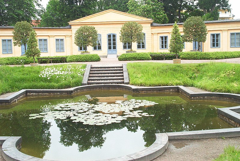 File:Uppsala - pond in Linnaean garden.jpg