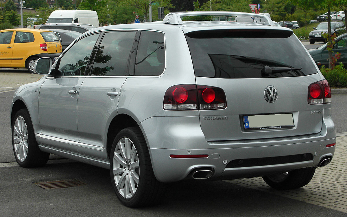 File:VW Touareg I V6 TDI R-Line Facelift rear 20100731.jpg - Wikimedia Comm...