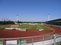 Interior del Elsterweg Stadion.