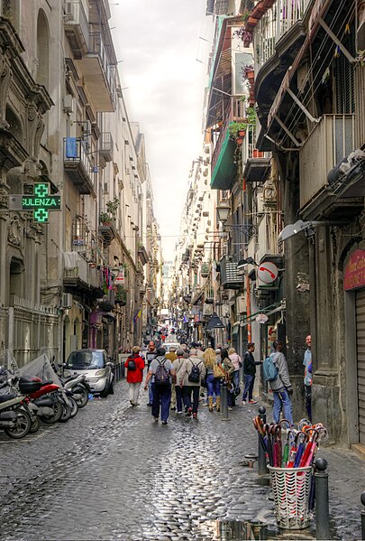 File:Via dei Tribunali e tempo piovoso – Napoli 2013-05-16.jpg