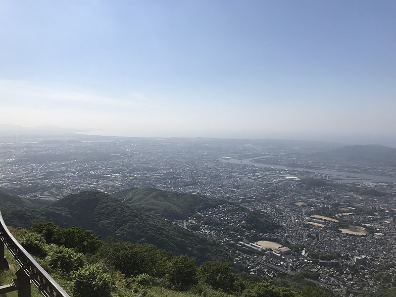 File:View from Tembodai Station of Sarakurayama Slope Car 2.jpg
