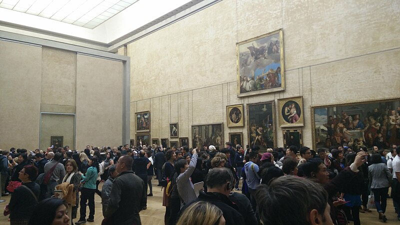 File:Visitors of Louvre, Mona Lisa room, 7 November 2014 002.jpg