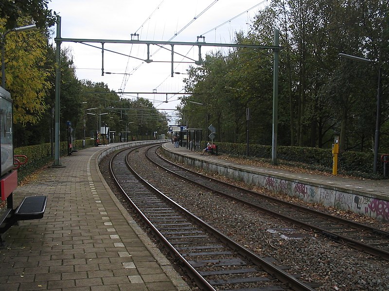 File:Voorburg station leidschendam-Voorburg2.jpg