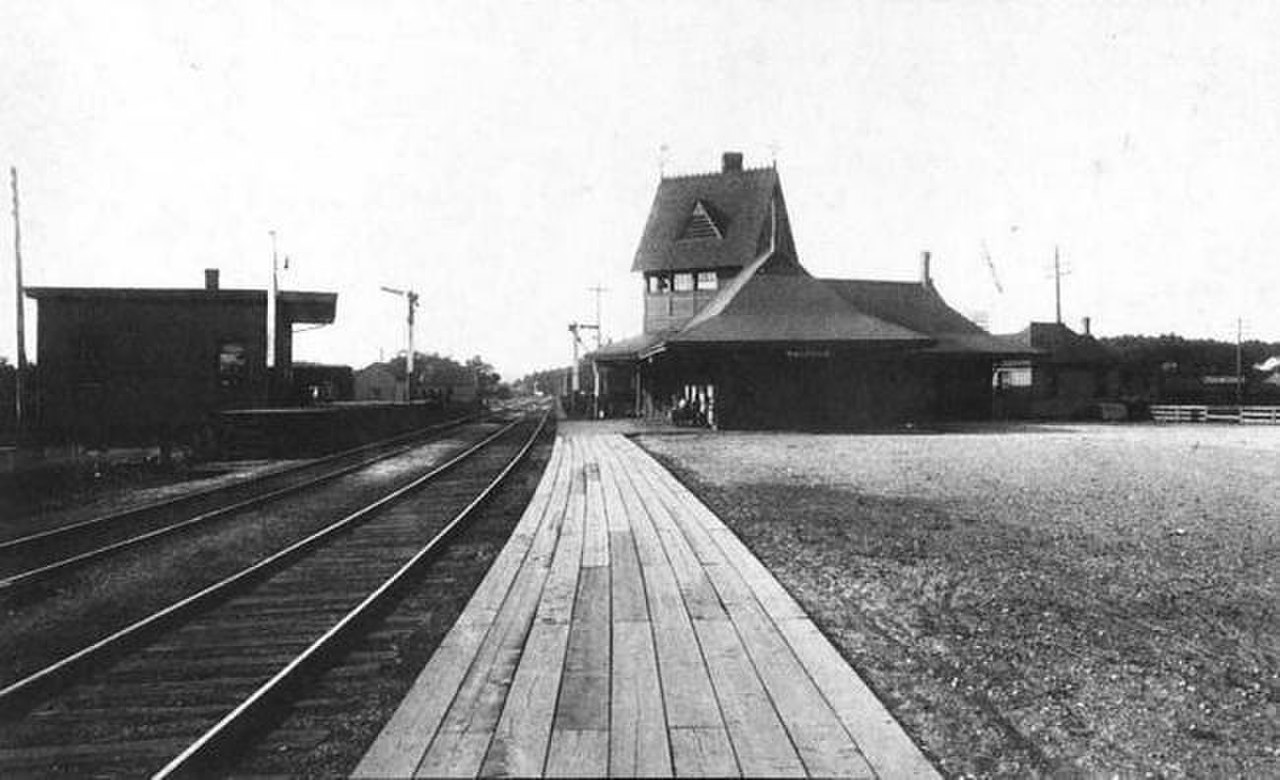 Старый поворот. Walpole Union Station. Мэнсфилд Массачусетс.