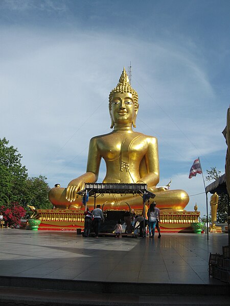 File:Wat Khao Phra Yai (Pattaya) 02.JPG