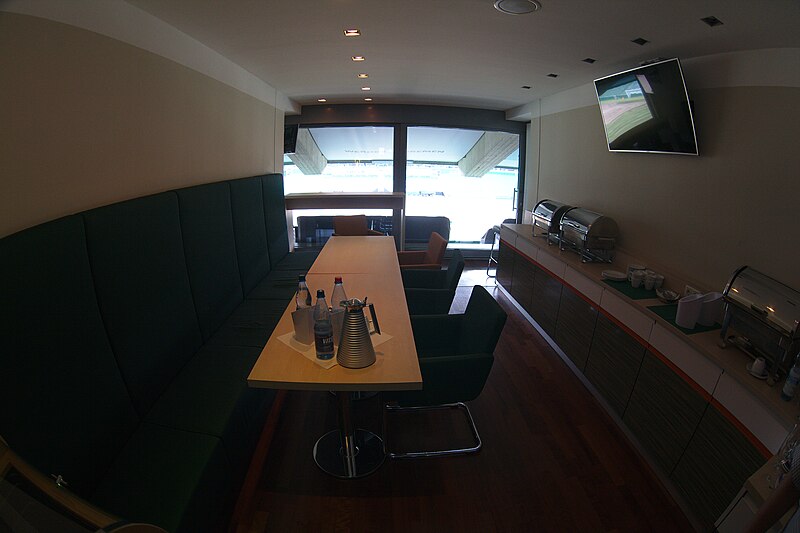 File:Werder Bremen eigene VIP Lounge.jpg