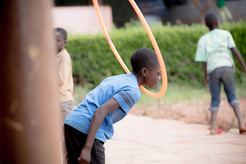 File:Zambian Kids recreation time 12.jpg