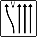 Zeichen 501–19 Überleitungstafel – ohne Gegenverkehr – vierstreifig, davon linker Fahrstreifen nach links übergeleitet und die drei rechten Fahrstreifen geradeaus