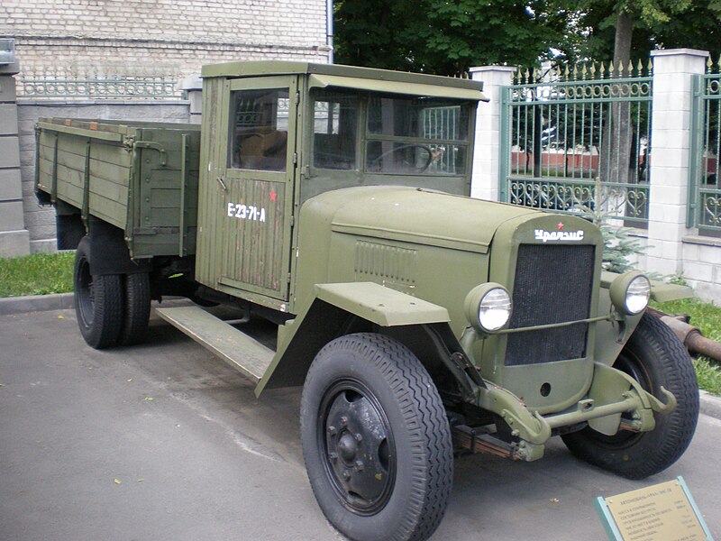 File:ZiS-5B in Gomel.jpg