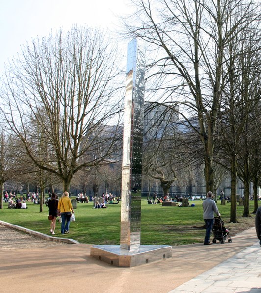 File:'Luminous Motion' by Peter Freeman (2002) - geograph.org.uk - 1220866.jpg