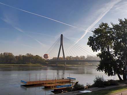 Świętokrzyski is the shortest and most pedestrian-friendly of the bridges over the Vistula in Warsaw