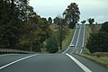 Silnice I/38 s výraznými krajnicemi, u Štok