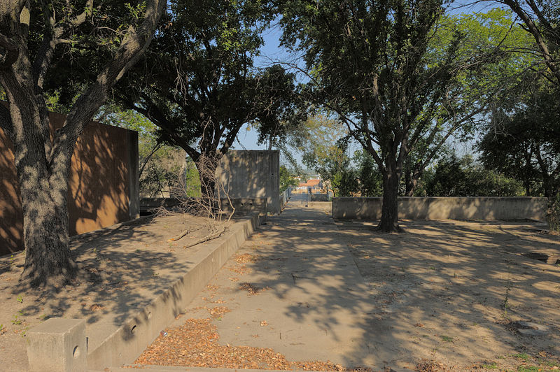 File:0011Heritage Park Courtyard S Fort Worth Texas.jpg