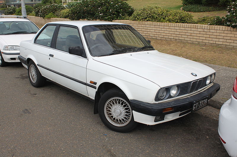 File:1989 BMW 318i (E30) 2-door sedan (25800584802).jpg