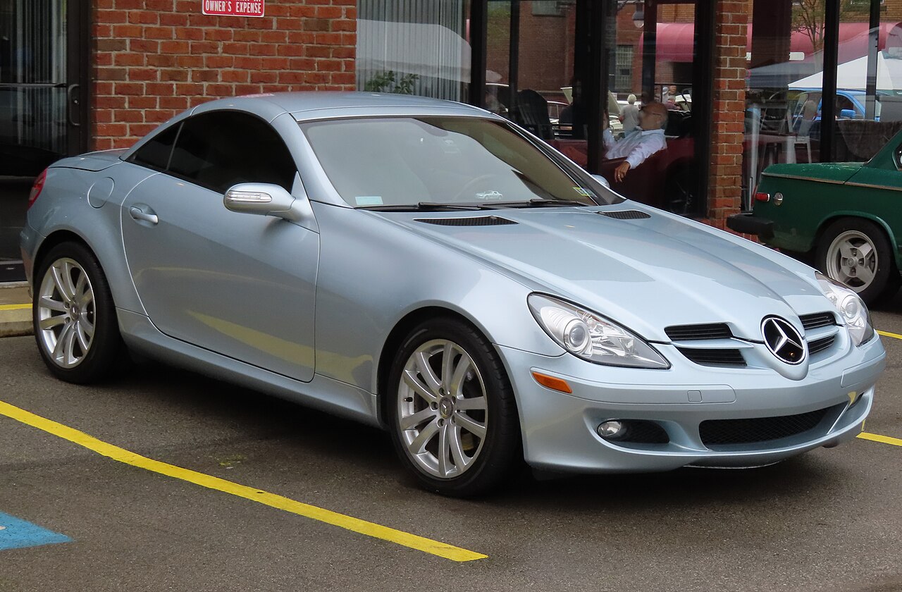 File:2007 Mercedes-Benz SLK 280, front right, 09-09-2023.jpg 