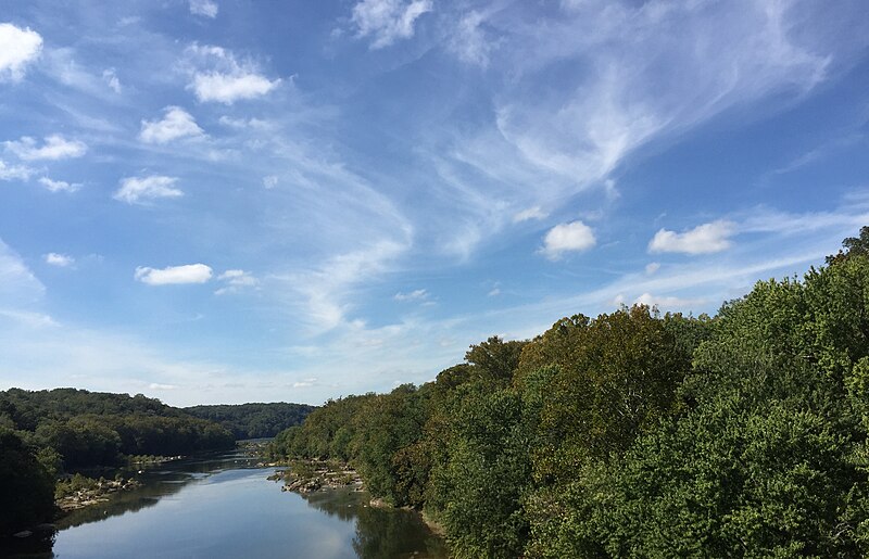 File:2016-10-12 13 06 06 View west from Interstate 495 (American Legion Memorial Bridge), looking up the Potomac River along the border of Potomac, Montgomery County, Maryland and McLean, Fairfax County, Virginia.jpg