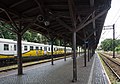 2016 Dworzec kolejowy w Strzelinie, druga wiata peronowa 4.jpg