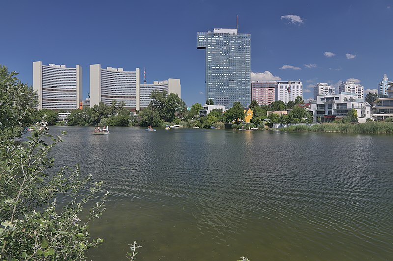 File:2017-06-11 AT Wien 22 Donaustadt, Kaiserwasser, Vienna International Centre, IZD Tower (50305703446).jpg