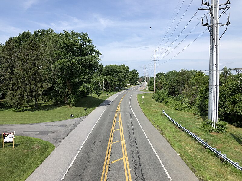 File:2022-07-18 10 48 50 View west along Delaware State Route 8 (North Little Creek Road) from the overpass for Delaware State Route 1 (Korean War Veterans Memorial Highway) in Dover, Kent County, Delaware.jpg