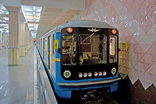 Вагон метро модели 81-718 на ст. м. «23 Августа»