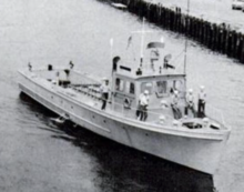 AVR-4, a 72' torpedo retriever boat arriving at Pearl Harbor, Hawaii in 1960.png