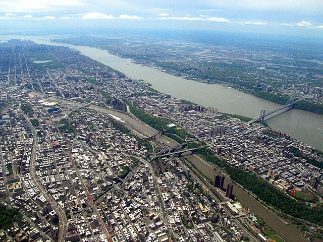 The IRT Jerome Avenue Line is the brown straight line linking the two Yankee stadiums with the bottom of the picture.