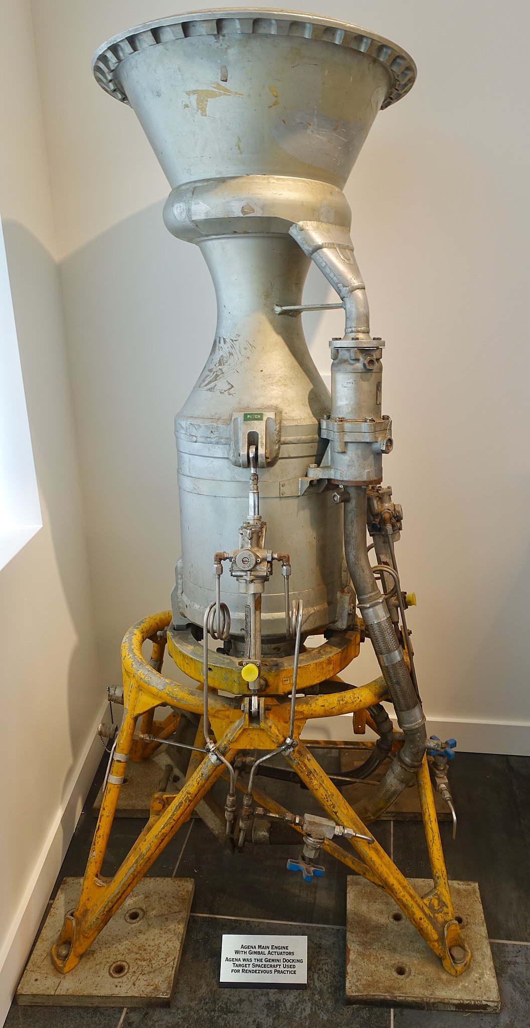 File:Agena rocket engine (1959).jpg - Wikimedia Commons