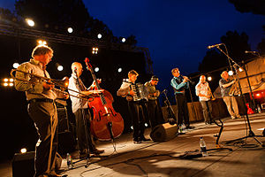 Amsterdam Klezmer Band som spiller på Domaine d'O Theatre i Montpellier