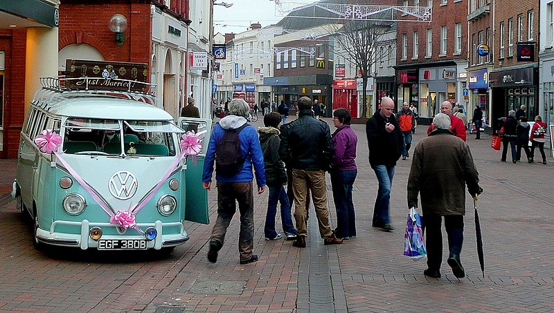 File:An unusual sight in Commercial Street - geograph.org.uk - 2745824.jpg