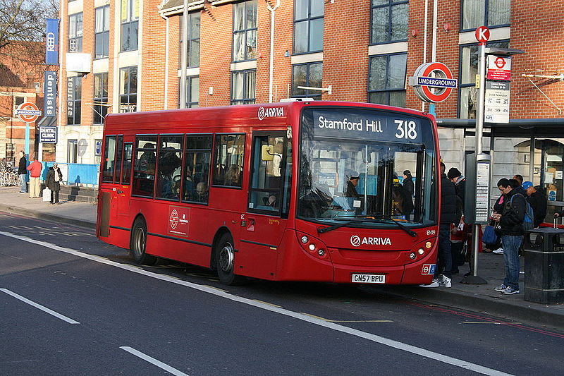 File:Arriva London EN19 on Route 318, Seven Sisters (15725275688).jpg