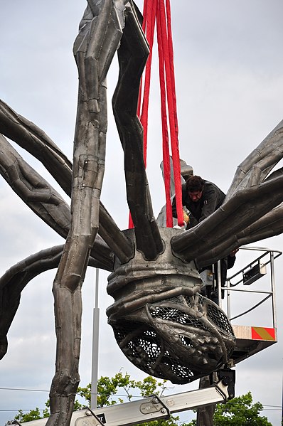 File:Bürkliplatz - Demontage 'Maman' 2011-07-28 20-13-28.jpg