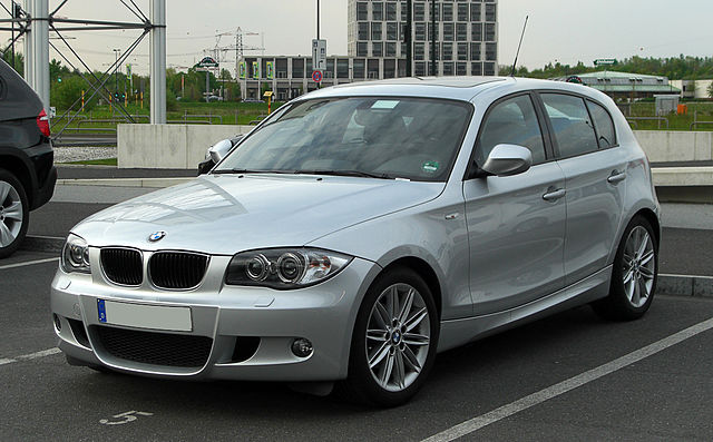 File:BMW 116i M-Sportpaket (E87, Facelift) – Frontansicht, 16