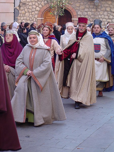 File:BODAS DE ISABEL DE SEGURA EN TERUEL 2005 16.jpg