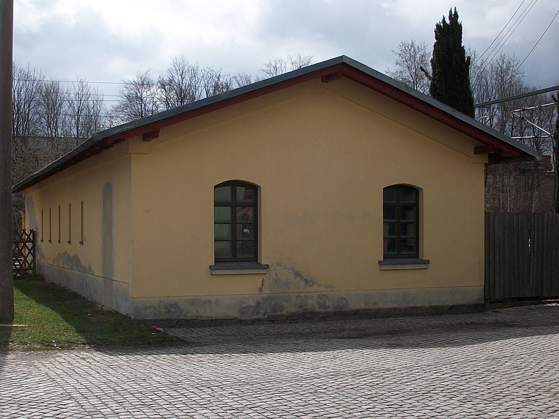 File:Bahnhof Oederan, Wirtschaftsgebäude.jpg