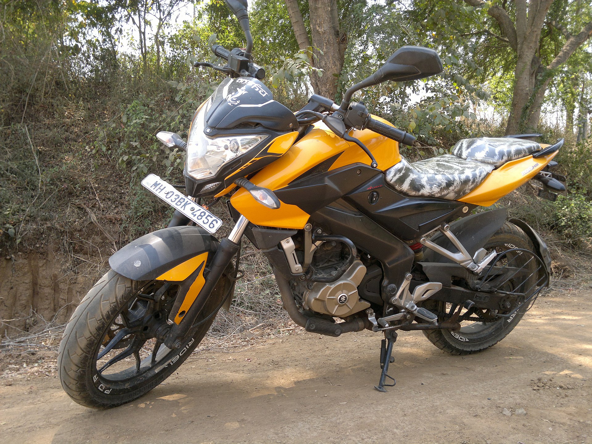 bajaj-pulsar-200ns-wikipedia