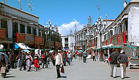 Barkhor in Lhasa (Tibet) 2007 Dieter Schuh.JPG