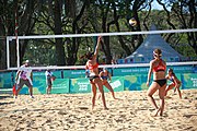 Deutsch: Beachvolleyball bei den Olympischen Jugendspielen 2018; Tag 8, 14. Oktober 2018; Mädchen, Achtelfinale – Bolivien-Puerto Rico 0:2 (18–21/18–21 ) English: Beach volleyball at the 2018 Summer Youth Olympics at 14 October 2018 – Girls Round of 16 – Bolivia-Puerto Rico 0:2 (18–21/18–21 )