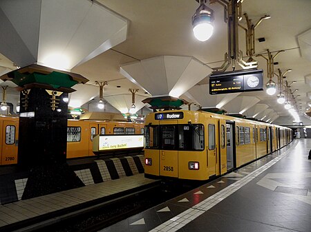 Berlin U Bahnhof Rathaus Spandau Linie U7 (6473562647)