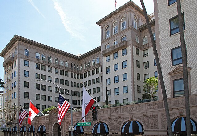 Image: Beverly Wilshire Hotel (15676919512)