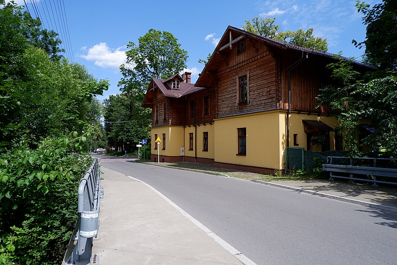 File:Bielsko-Biała, Olszówka 77 (willa Marie Hähnel) 01.jpg