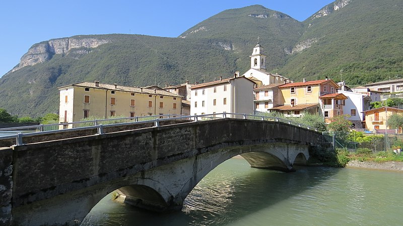 File:Brentino Belluno, VR - Belluno Veronese v O, Etsch.jpg