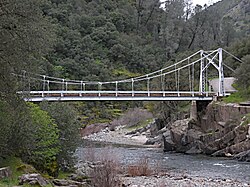 Briceburg'daki Merced Nehri üzerindeki köprü