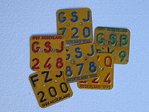 Bromfietsplaatjes, eind 2005 in Nederland vervangen door een kenteken