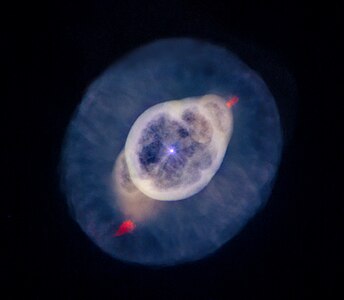 ハッブル宇宙望遠鏡の広視野惑星カメラ2 (WFPC2) で撮像された惑星状星雲NGC 3242。その外観から木星状星雲 (英: Jupiter's Ghost, Ghost of Jupiter) や CBS Eye の通称で知られる。