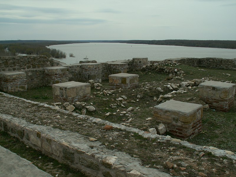 File:Capidava Ruins 3.jpg