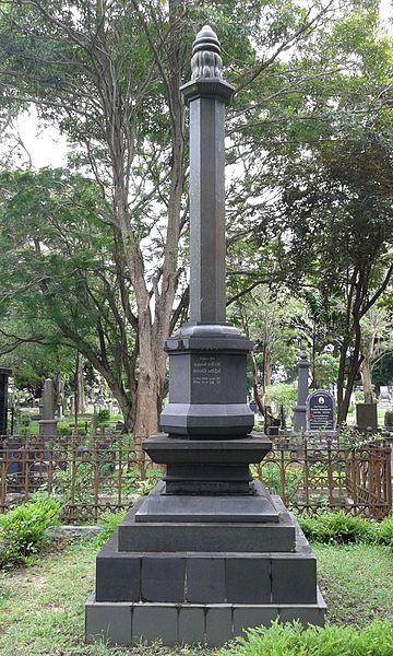 File:Captain Henry Pedris Tomb at Borella Cemetery.jpg