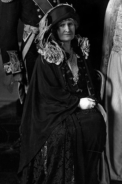 The Countess in 1923, during the wedding of Prince Albert and Lady Elizabeth Bowes-Lyon, her son-in-law and daughter
